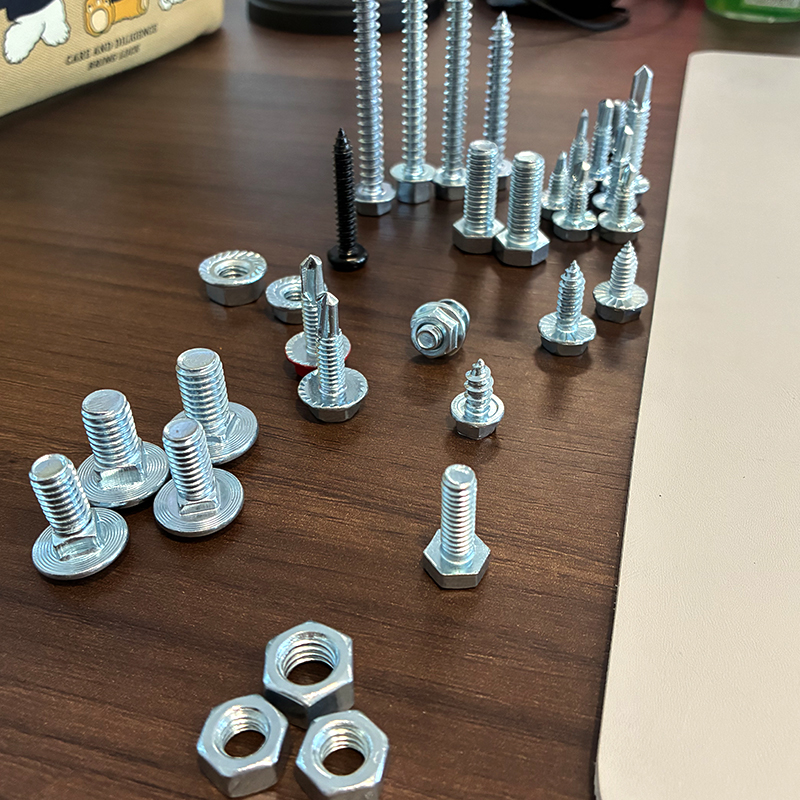 Tornillos para madera con cabeza hexagonal lisa DIN 571