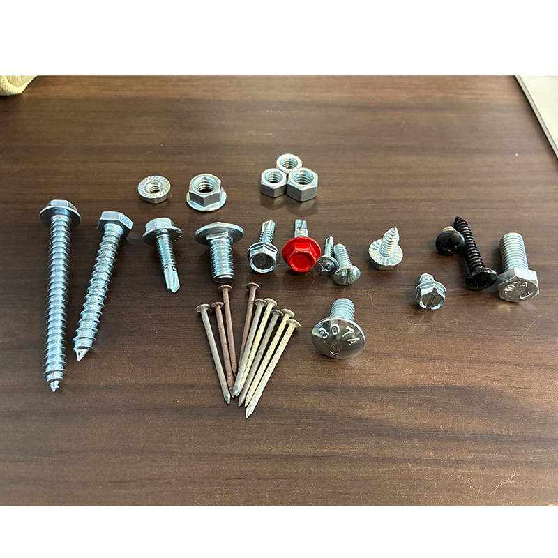 Tornillos para madera de cabeza hexagonal ST5*25 SS316 para carpintería Tornillos para madera de cabeza hexagonal ST5*25 SS316 para carpintería