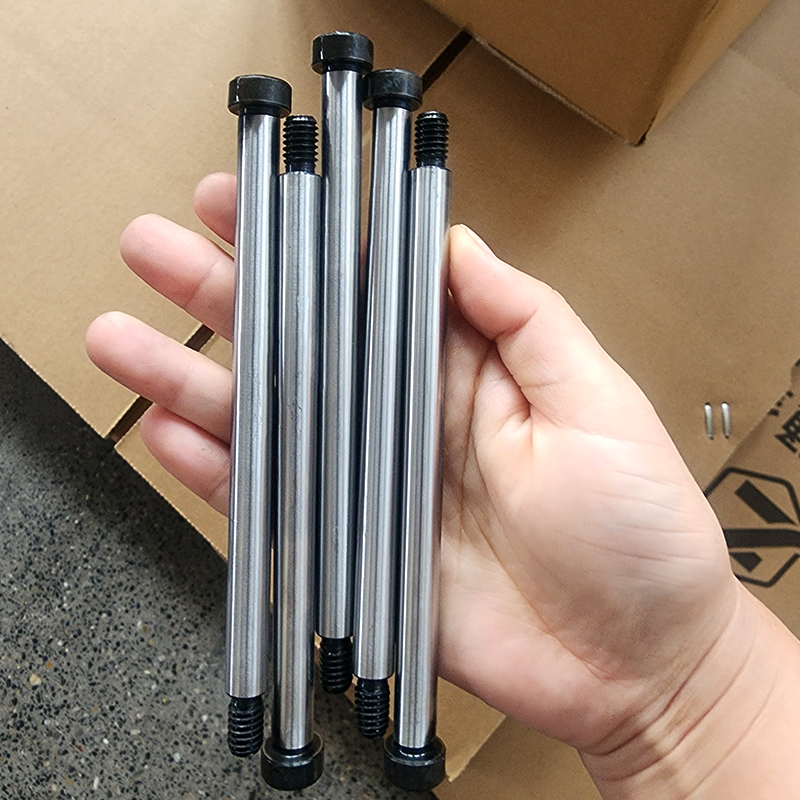 Tornillos con hombro con cabeza hueca de acero de aleación chapado en zinc de 1-8 UNC x 5 Tornillos con hombro con cabeza hueca de acero de aleación chapado en zinc de 1-8 UNC x 5
