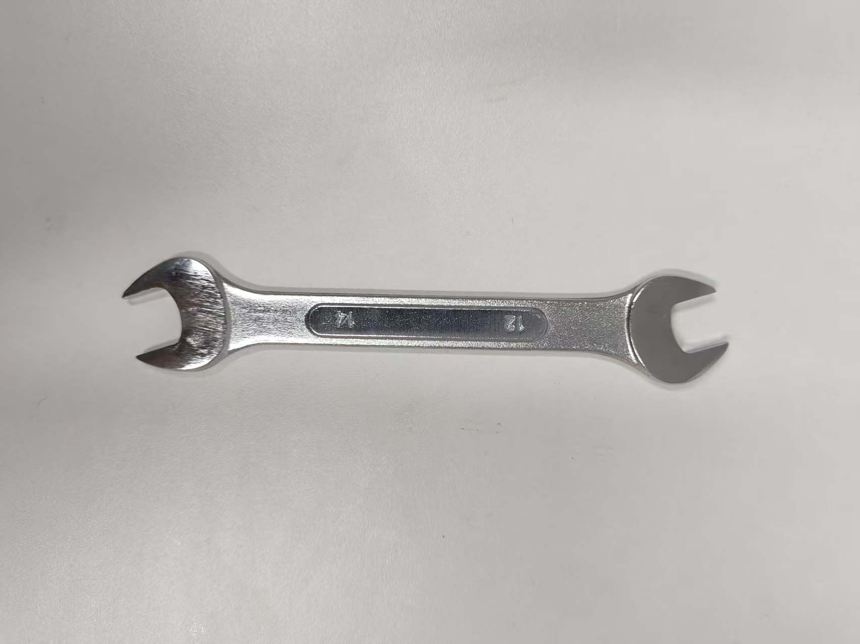 Llave de mano portátil de doble extremo abierto de acero con alto contenido de carbono de China para reparación de automóviles, soporte para procesamiento de muestras y dibujos personalizados Llave de mano portátil de doble extremo abierto de acero con alto contenido de carbono de China para reparación de automóviles, soporte para procesamiento de muestras y dibujos personalizados