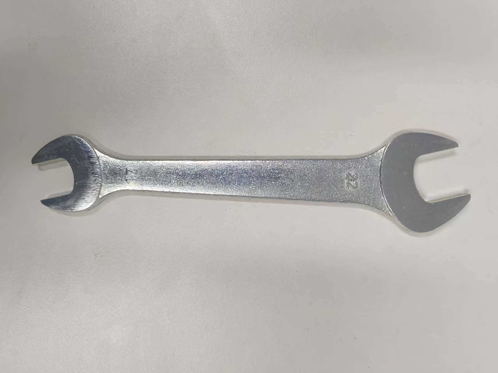 Llave de mano portátil de doble extremo abierto de acero con alto contenido de carbono de China para reparación de automóviles, soporte para procesamiento de muestras y dibujos personalizados Llave de mano portátil de doble extremo abierto de acero con alto contenido de carbono de China para reparación de automóviles, soporte para procesamiento de muestras y dibujos personalizados
